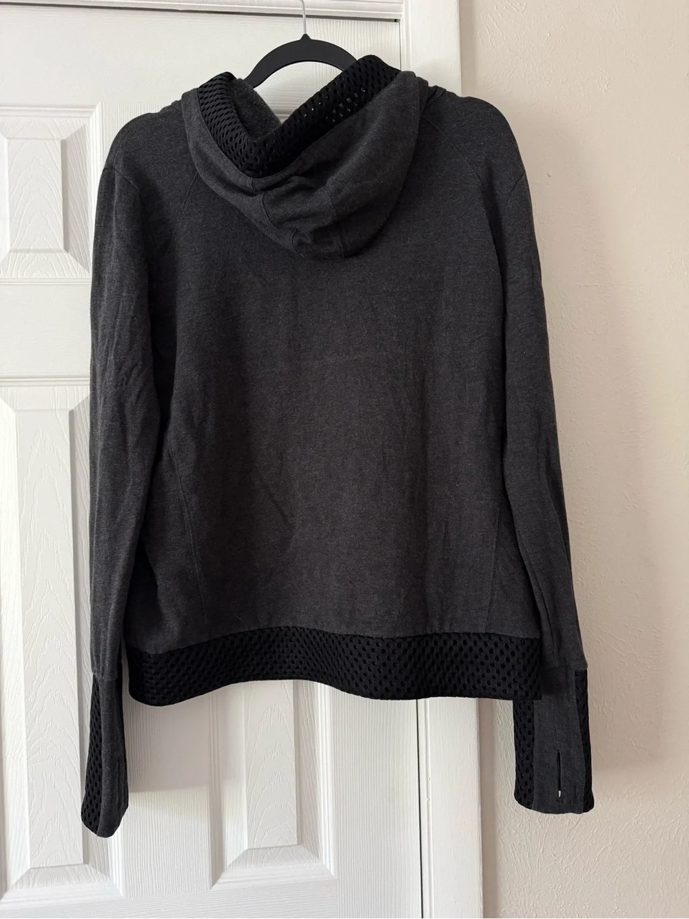 Alo Eclipse Long Sleeve Mesh Detail Hoodie size Medium Charcoal/Black